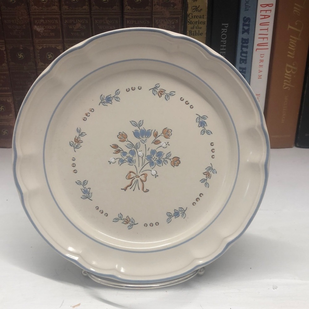 0471 Vintage 1970s Cordella Bluet Salad Plate